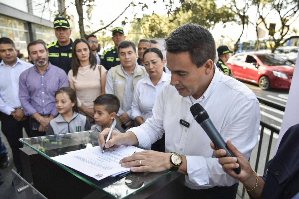 Alcalde de Manizales sanciona acuerdo sobre restricciones de sustancias psicoactivas en espacios públicos