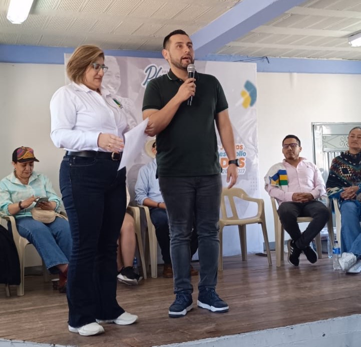 Conectividad y fortalecimiento de la infraestructura, las prioridades para la comunidad de Marulanda en educación