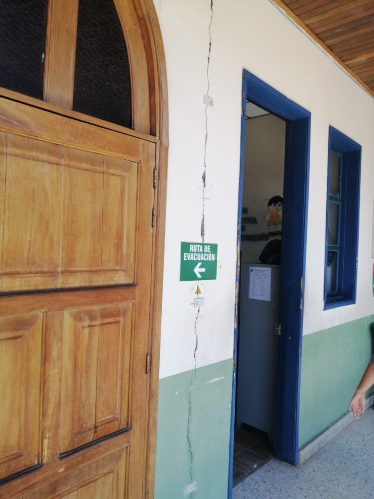 Grietas en infraestructura de siete municipios de Caldas, el balance tras el sismo de este viernes
