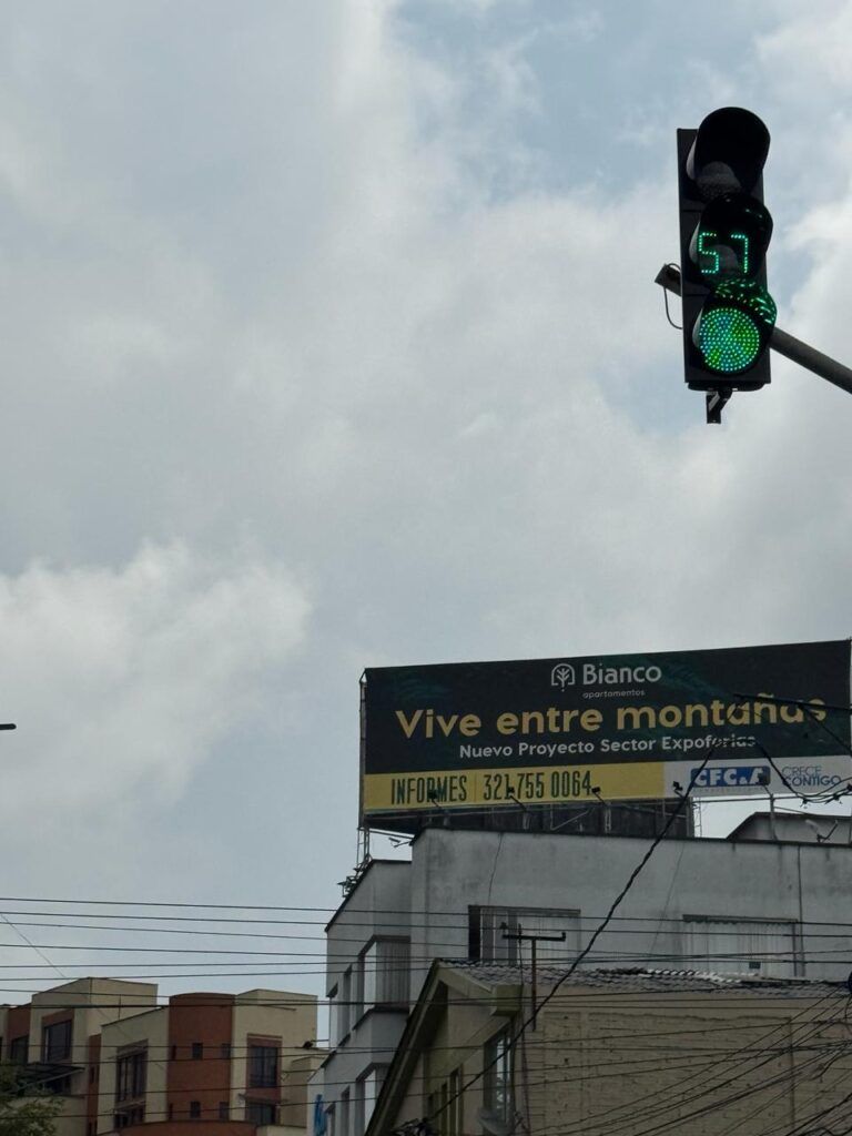Alcaldía de Manizales inició la modernización de la red semafórica en la ciudad