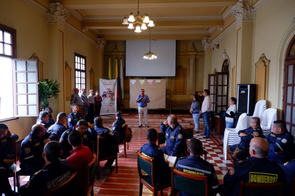 Fortalecer los bomberos oficiales y voluntarios para afrontar emergencias, la meta de Caldas para este cuatrienio