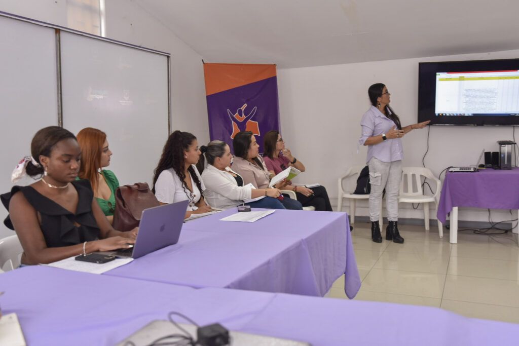 Primer encuentro de la Secretaría de la Mujer y Equidad de Género en Manizales aborda Prioridades LGTBIQ+ para el 2024