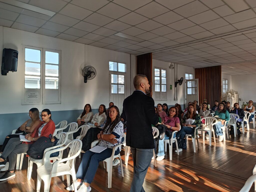 Alcaldía de Manizales actualiza a los docentes en tecnología y preescolar