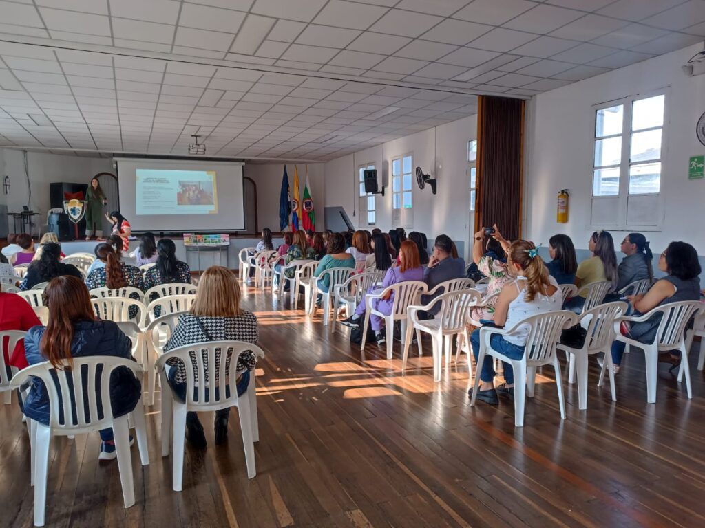 Alcaldía de Manizales actualiza a los docentes en tecnología y preescolar