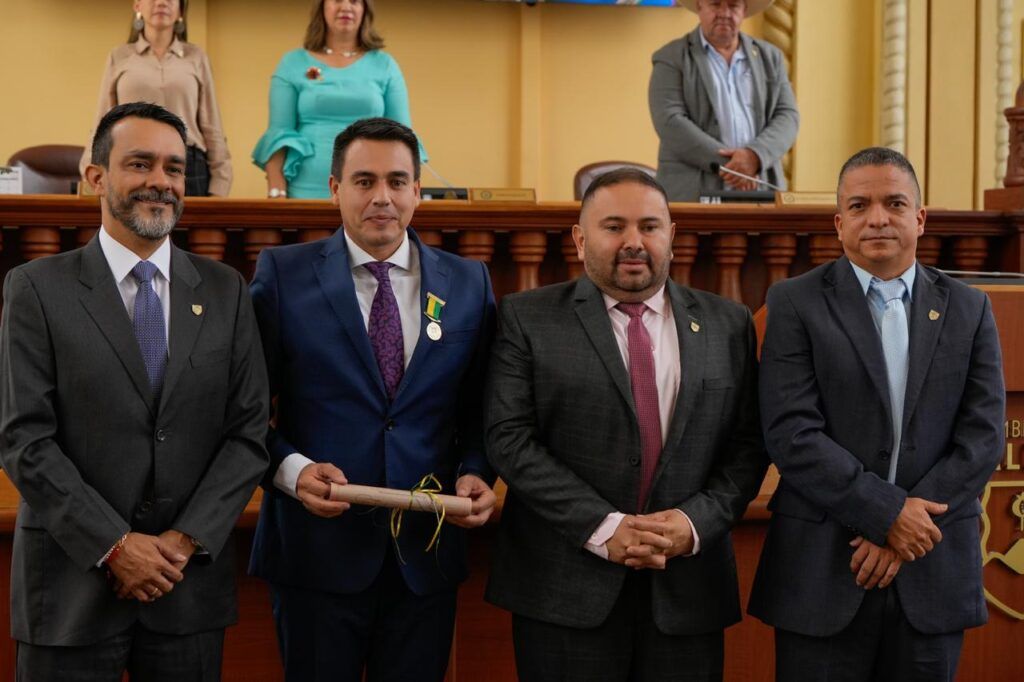 Asamblea de Caldas condecoró al alcalde de Manizales, Jorge Eduardo Rojas Giraldo, con la Medalla Honor al Mérito
