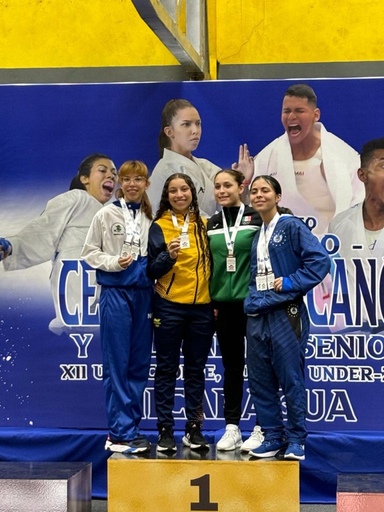 Karatecas de Caldas se subieron al podio con la Selección Colombia