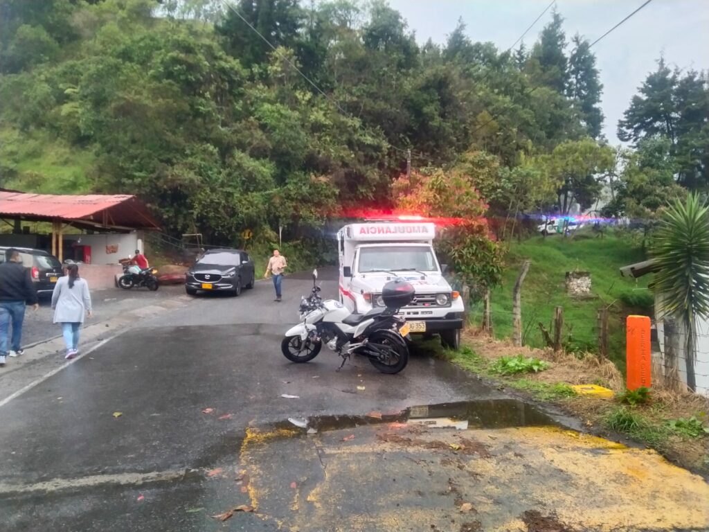 Autoridades y organismos de socorro de Manizales apoyan atención de emergencia presentada en la vereda Gallinazo del municipio de Villamaría (Caldas)