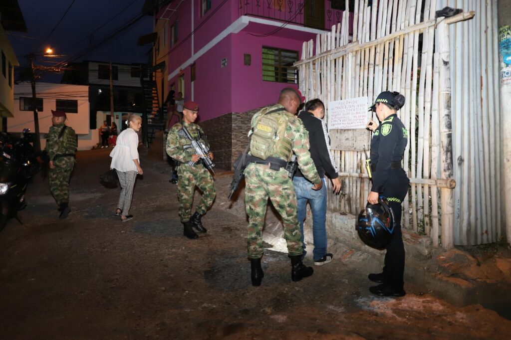 El Batallón de Fuerzas Especiales Urbanas N.° 4 del Ejército Nacional enfrenta la criminalidad en los barrios de Manizales