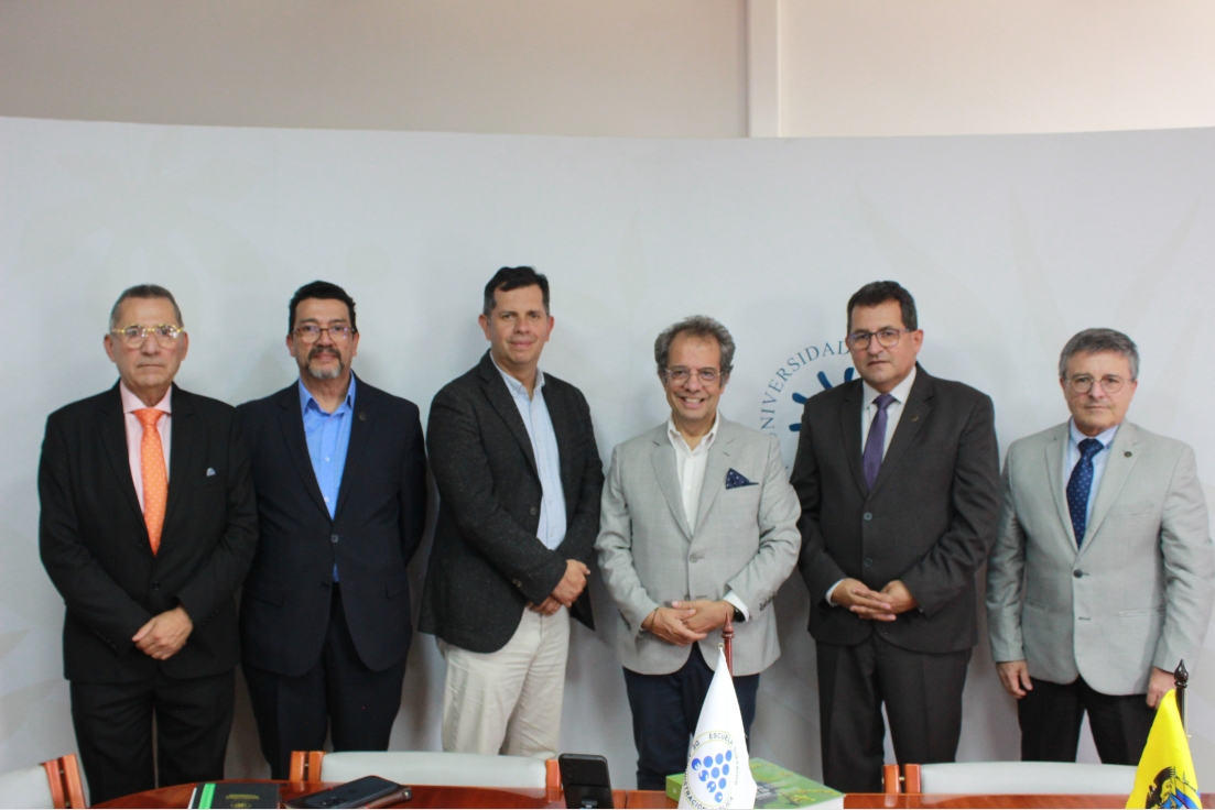 ESAP y Universidad de Caldas firman por primera vez convenio de alianza estratégica