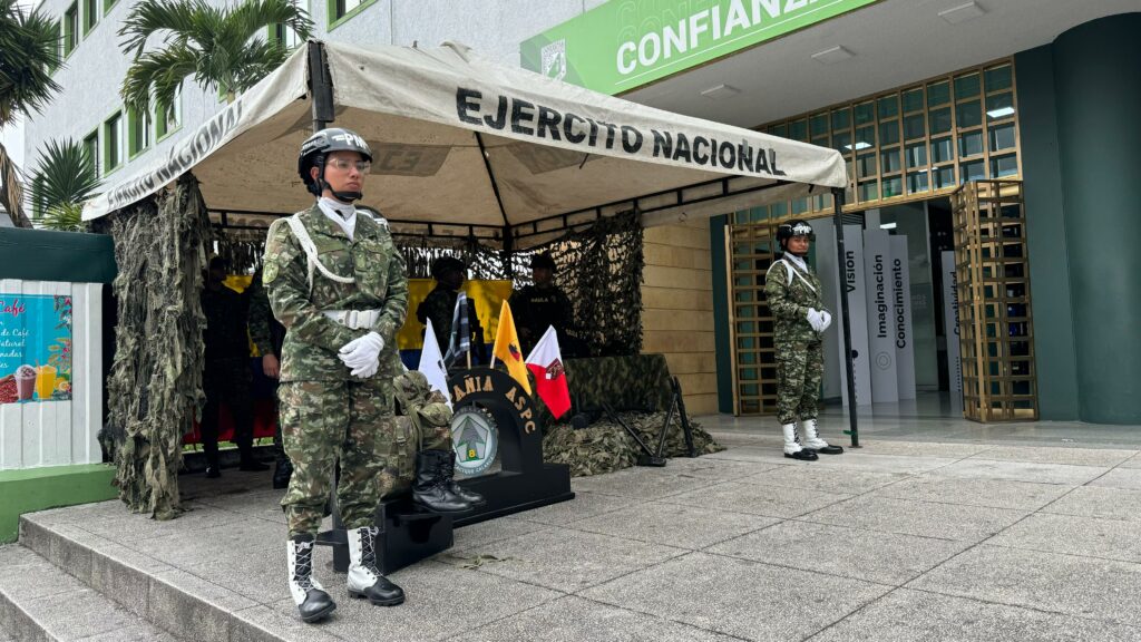 En el Quindío, el Ejército Nacional participa del primer foro sobre el bicentenario de la batalla de Ayacucho