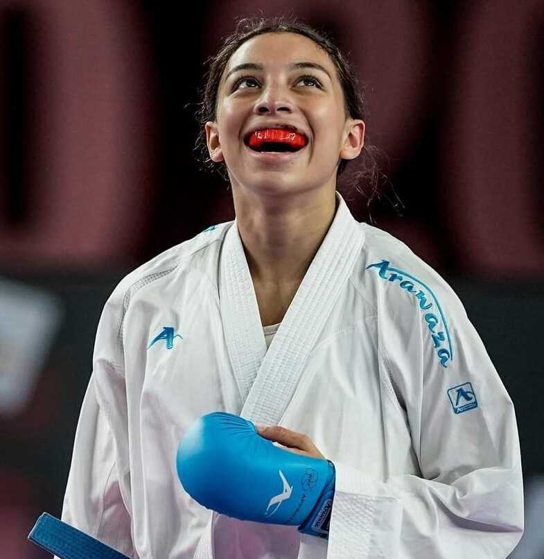 “Yo quiero seguir ganando y que siga sonando el himno de Caldas”, la karateca Sofía Cárdenas