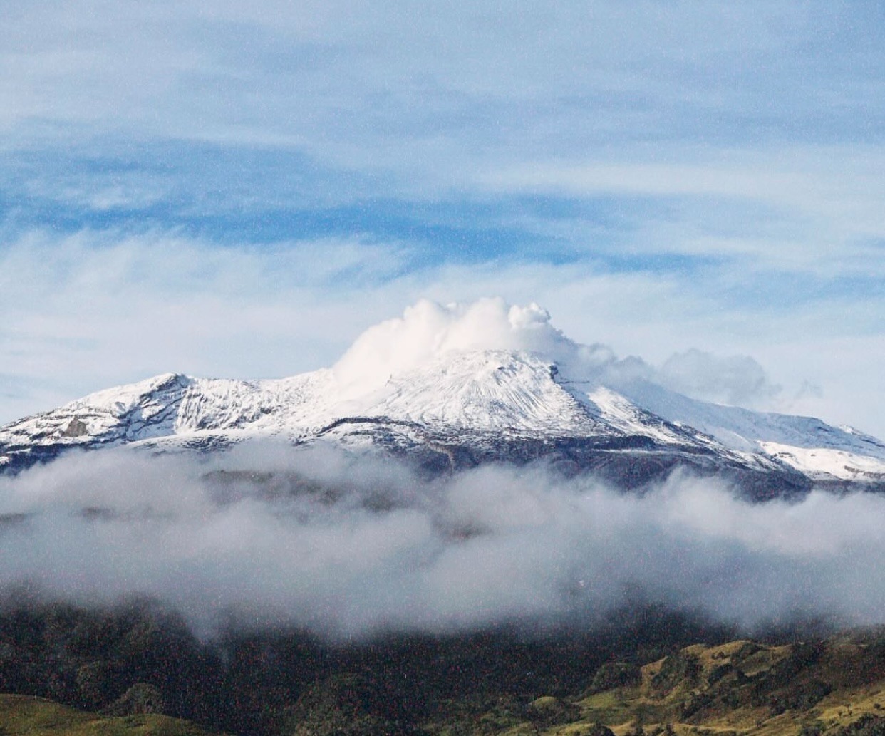 Aumento de sismicidad dentro del Volcán Nevado del Ruiz no representa aumento de su nivel de riesgo: actividad está dentro de los parámetros de la alerta amarilla