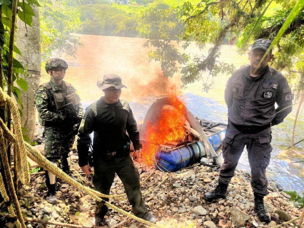 Ejército captura a 5 personas que estarían presuntamente dedicadas al delito de Explotación ilícita de yacimiento minero
