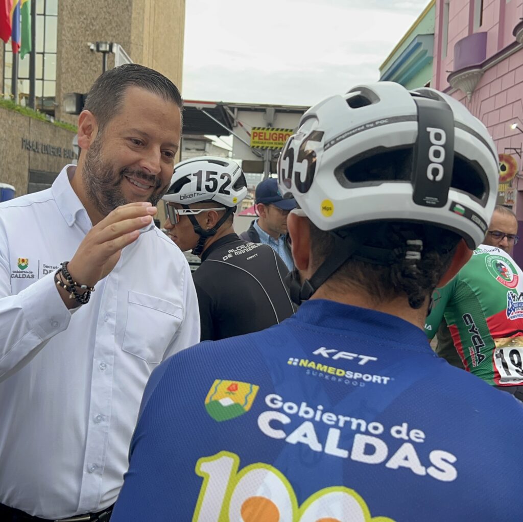 Hoyos y Pira, ciclistas del team local, le dieron grandes emociones al público caldense en la quinta etapa de la Vuelta a Colombia