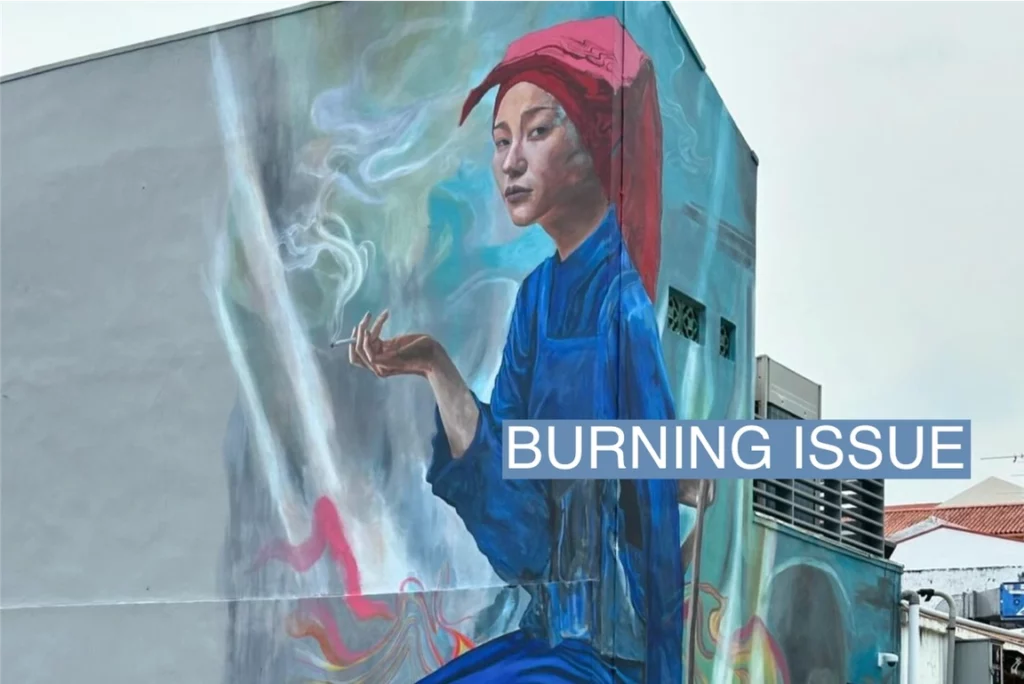 Un mural sobre fumadores divide a Singapur