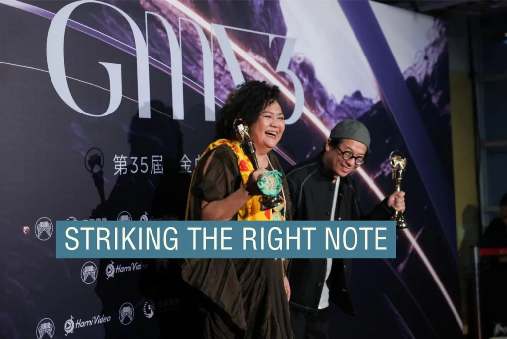 Un músico taiwanés adopta una postura desafiante