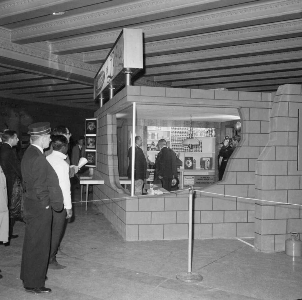 Un refugio antiatómico modelo en la estación Grand Central en octubre de 1961. (Bettmann/Getty Images)