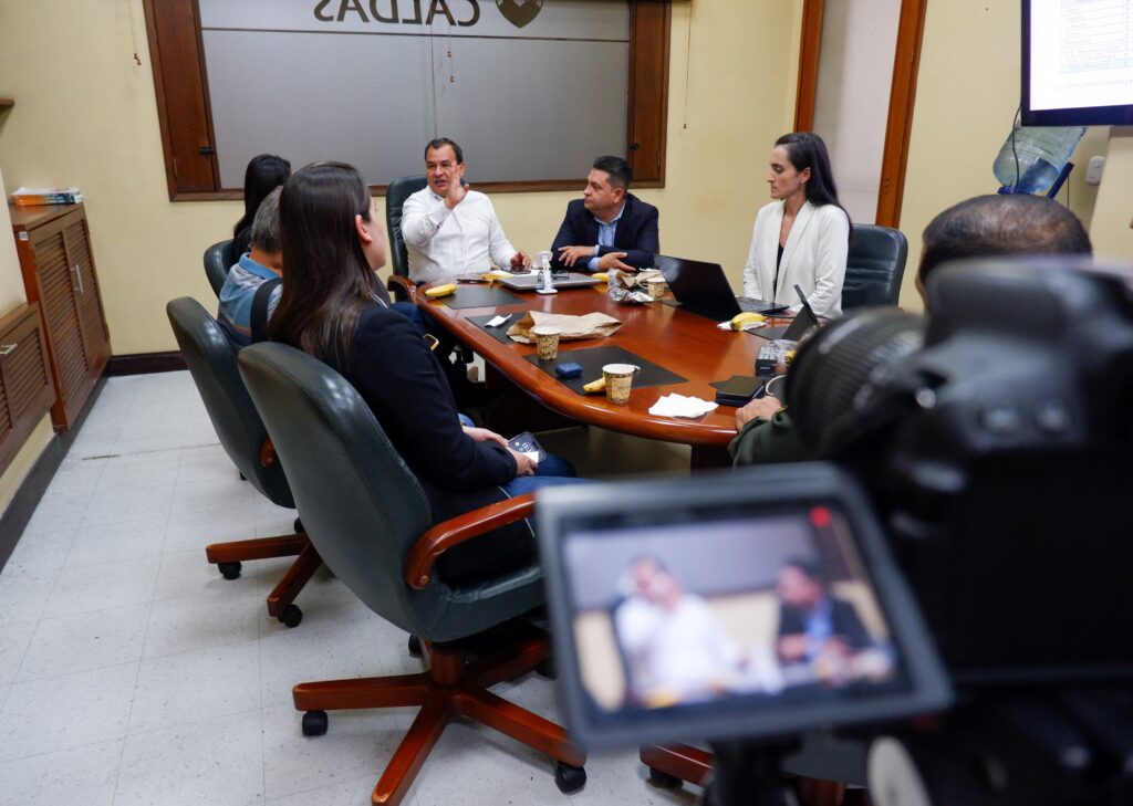 12 mil millones de pesos se proyecta invertir en un proyecto de sistema de vigilancia con cámaras de seguridad en los municipios de Caldas