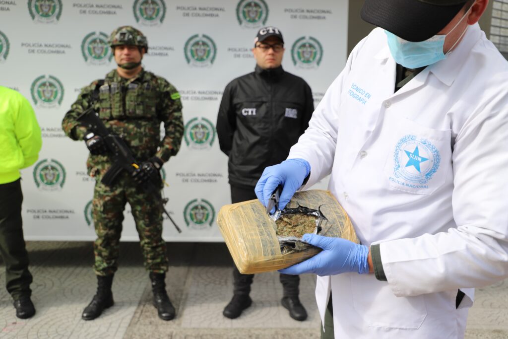 137 paquetes de marihuana fueron incautados en Villamaría, estaban ocultos en una bodega