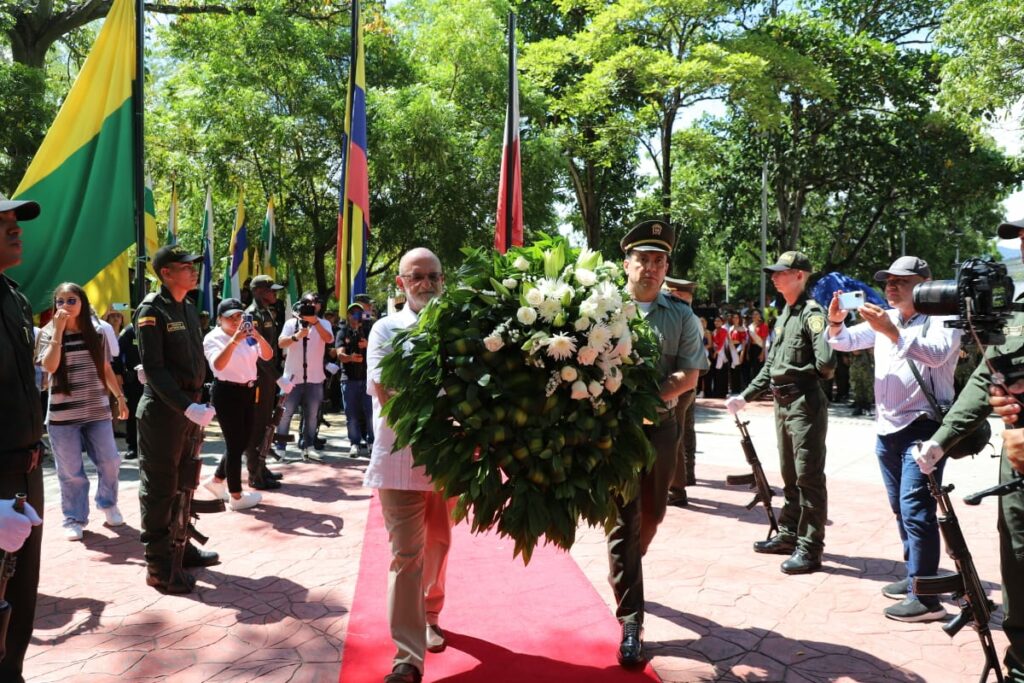 Con orgullo colombiano y compromiso ante los caldenses, la Policía Nacional en Caldas engalanó el desfile del 20 de julio en los diferentes municipios