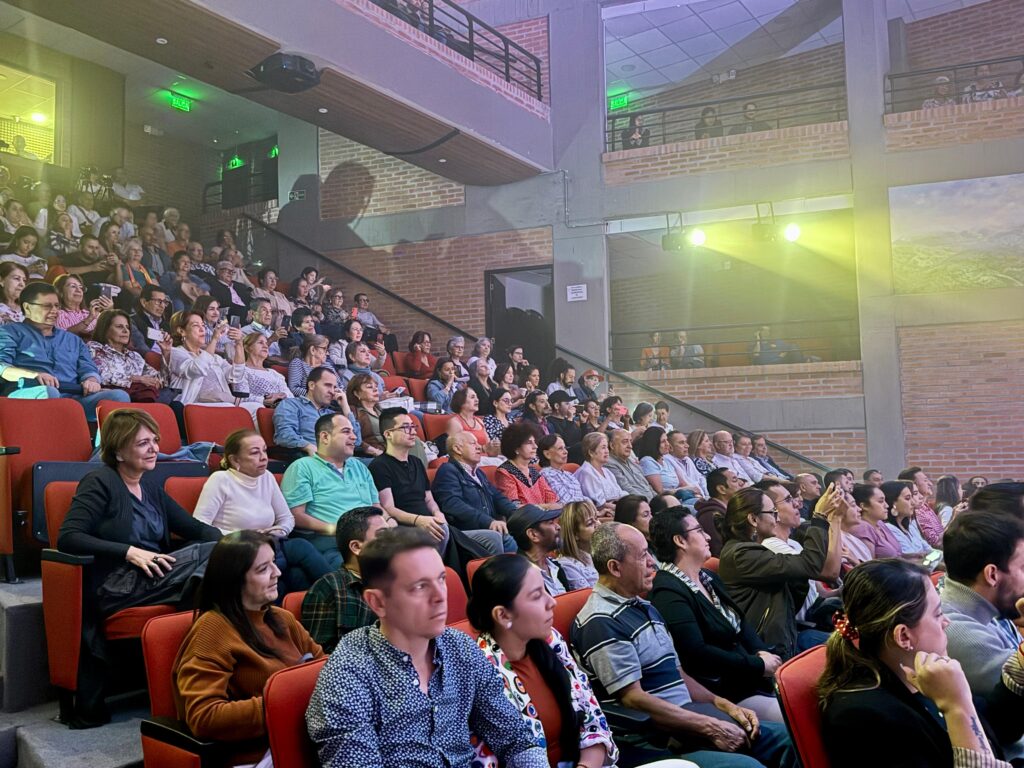 Cantándole a la vida, al amor y a lo sencillo, así fue el concierto del grupo Bandola en su concierto con la Secretaría de Cultura de Caldas