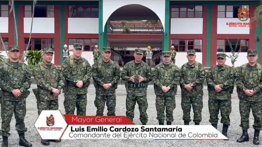 Comandante del Ejército visita Batallón de Ingenieros en Pueblo Tapao y envía mensaje de paz
