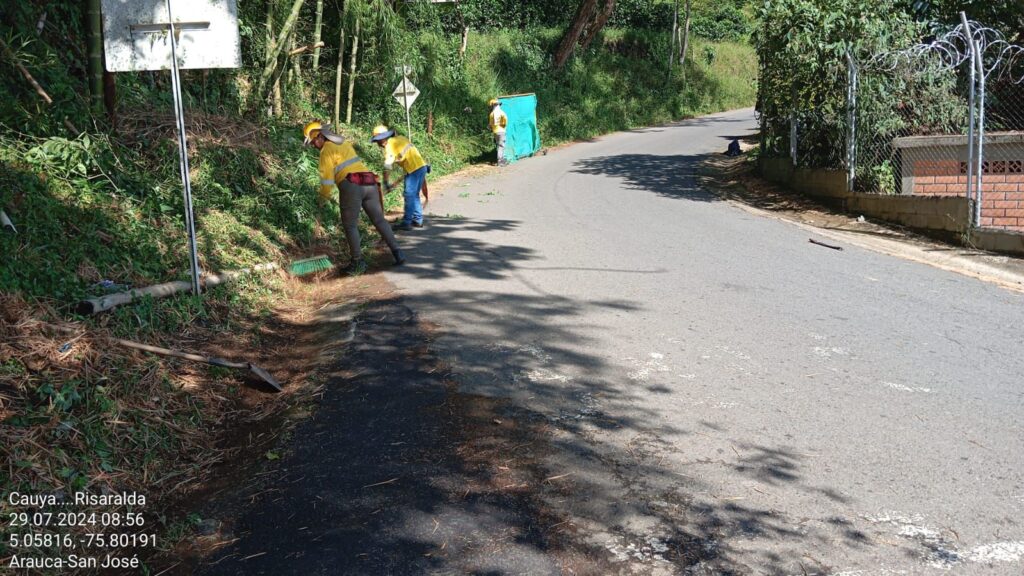 Cuadrillas de rocería adelantan mantenimiento rutinario a lo largo y ancho de las vías de Caldas