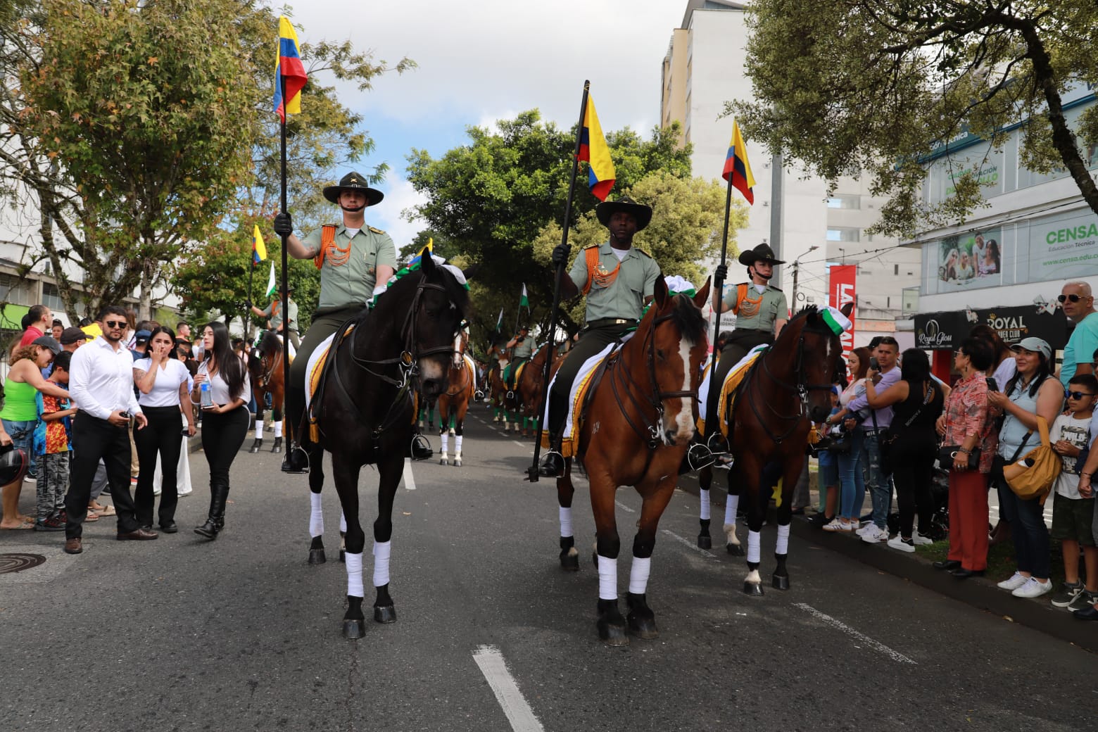 Desfile Militar y de Policía Manizales del 20 de julio “Orgullo Patrio” “Orgullo Colombiano”