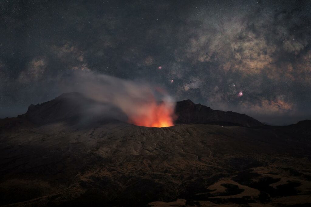 Earth and Milky Way Galaxy Show by Yoshiki Abe