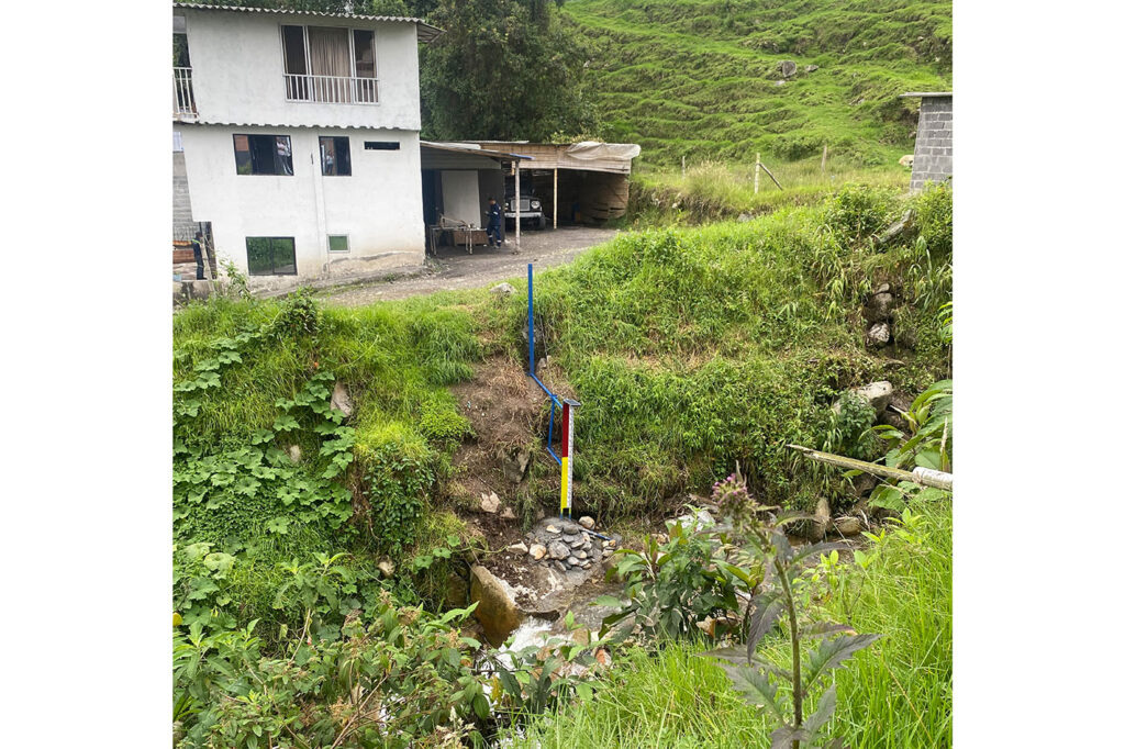 Fortalecen sistema de alertas tempranas comunitarios en la quebrada Manizales