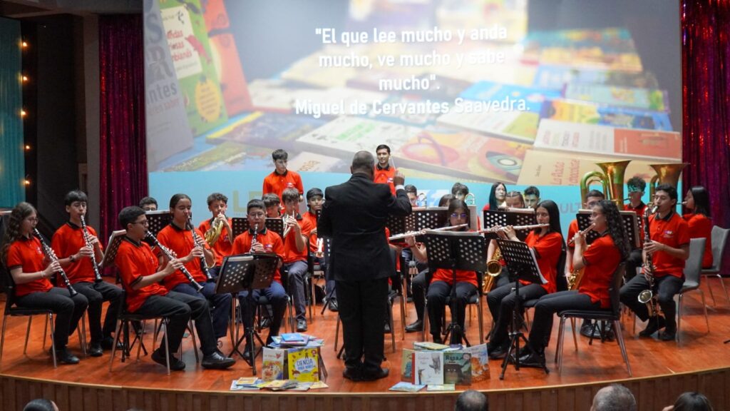 Gobernación de Caldas entregó 96 bibliotecas escolares: llegan a instituciones educativas públicas para fortalecer los hábitos de lectura y la calidad de la educación