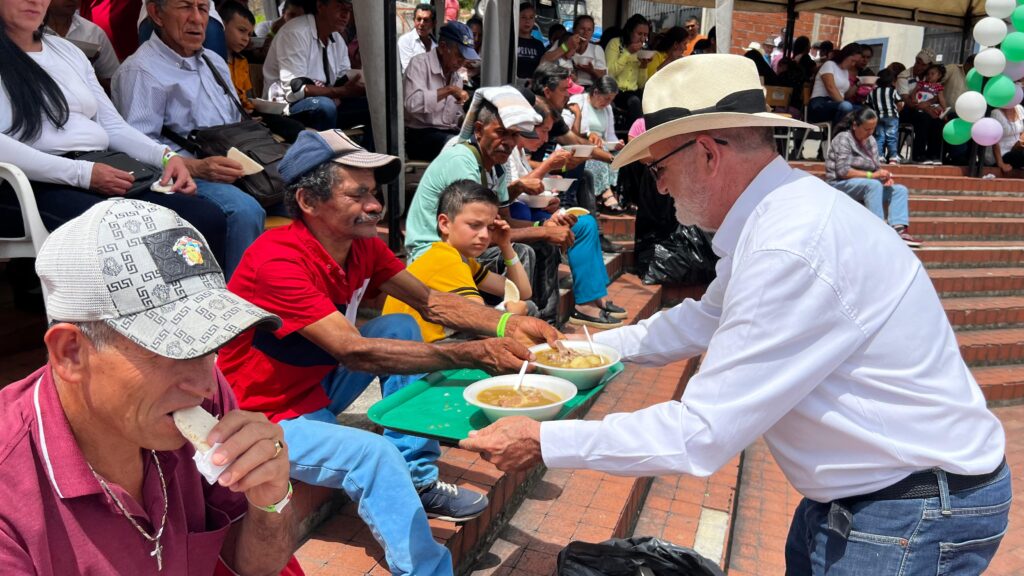 Gobernación de Caldas lideró primer Consejo de Gobierno descentralizado y acompañó celebración del Día del Campesino en Montebonito Marulanda