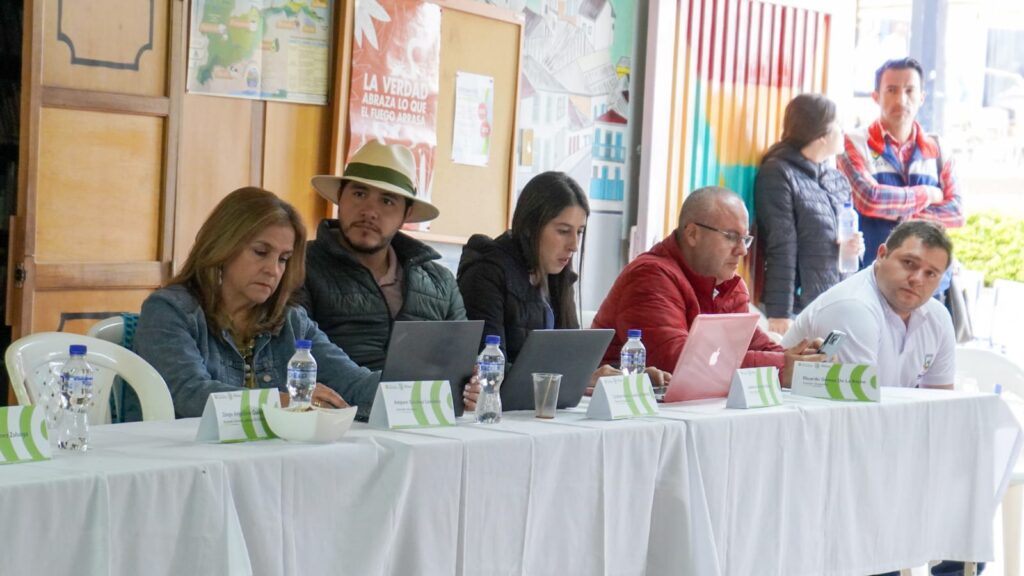 Gobernación de Caldas lideró primer Consejo de Gobierno descentralizado y acompañó celebración del Día del Campesino en Montebonito Marulanda