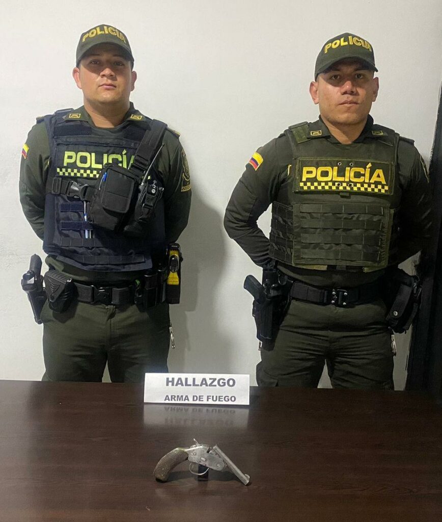 Huyeron tras arrojar revolver artesanal en barrio Bajo Andes
