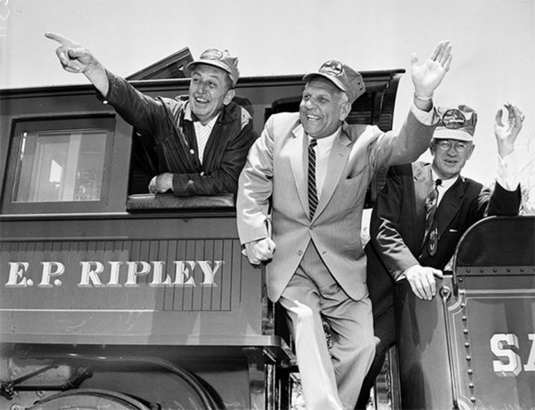 Rare Photos of Disneyland’s Grand Opening in 1955
© Provided by Gangnamtimes