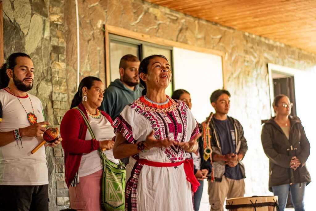 Secretaría de Desarrollo Social de Caldas socializó con las comunidades indígenas las acciones que beneficiarán a sus familias, mujeres y juventudes