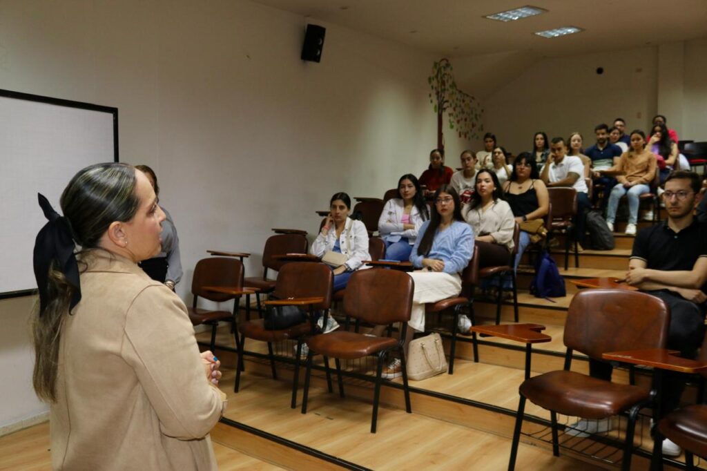 Territorial de Salud de Caldas le da la bienvenida a médicos que servirán con servicio social en los municipios del departamento