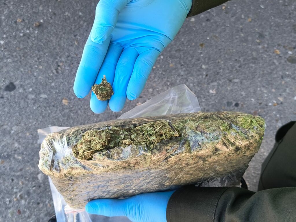 Se incautaron 4 kilogramos de marihuana y varios de pólvora negra