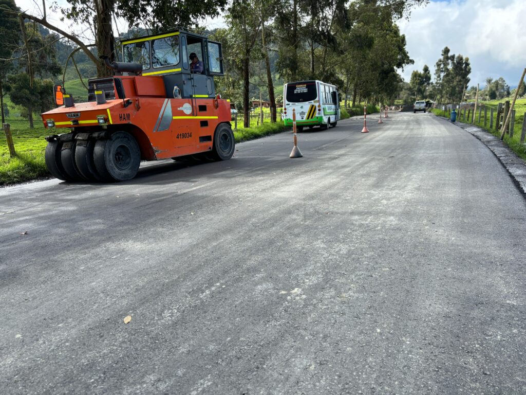 Avanzan las Obras en la Vía Termales – El Arbolito: 430 Metros Pavimentados en un Mes