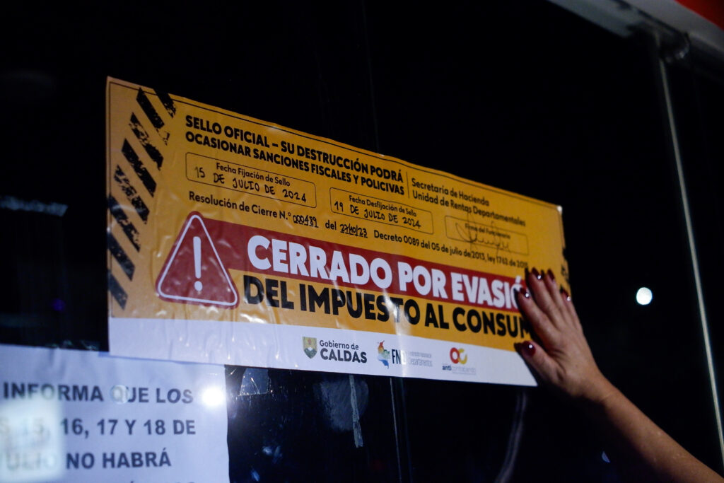 Caldas Refuerza la Lucha Contra el Contrabando: Tres Establecimientos Cerrados en Julio