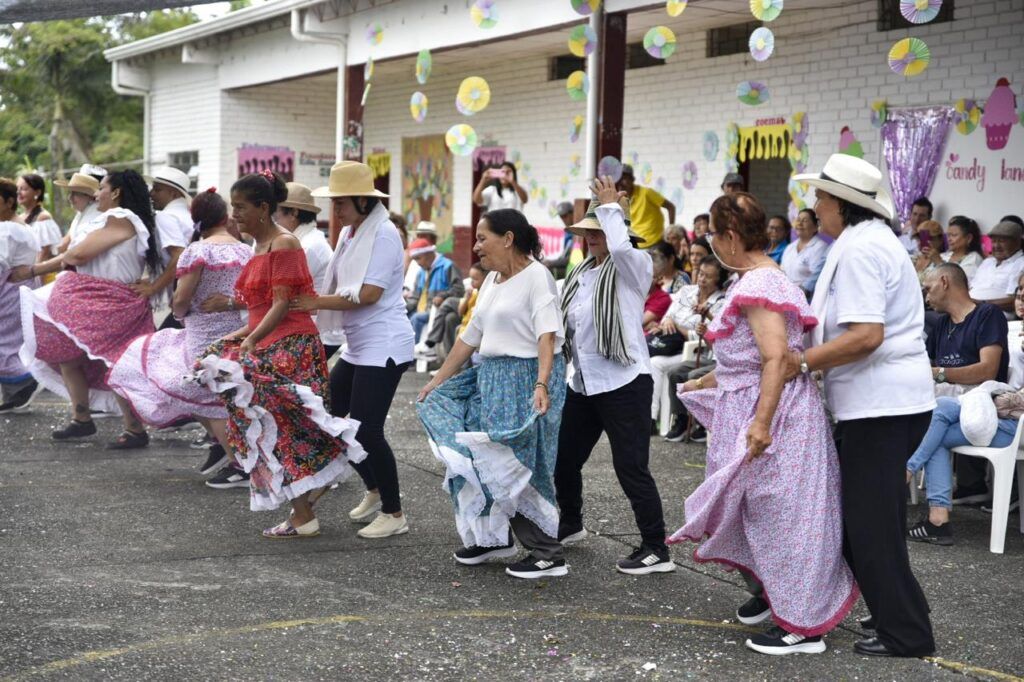 Secretaría de Desarrollo Social Celebración del Mes de las Personas Mayores en Manizales: un encuentro de Alegría y Cultura