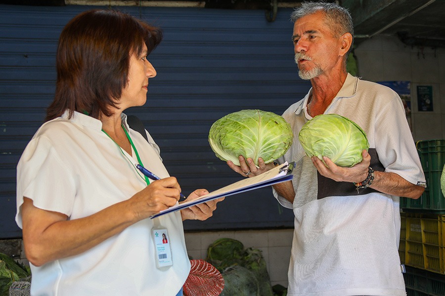 Comerciantes de la Plaza de Mercado de Manizales certifican su experiencia a través de Full Popular