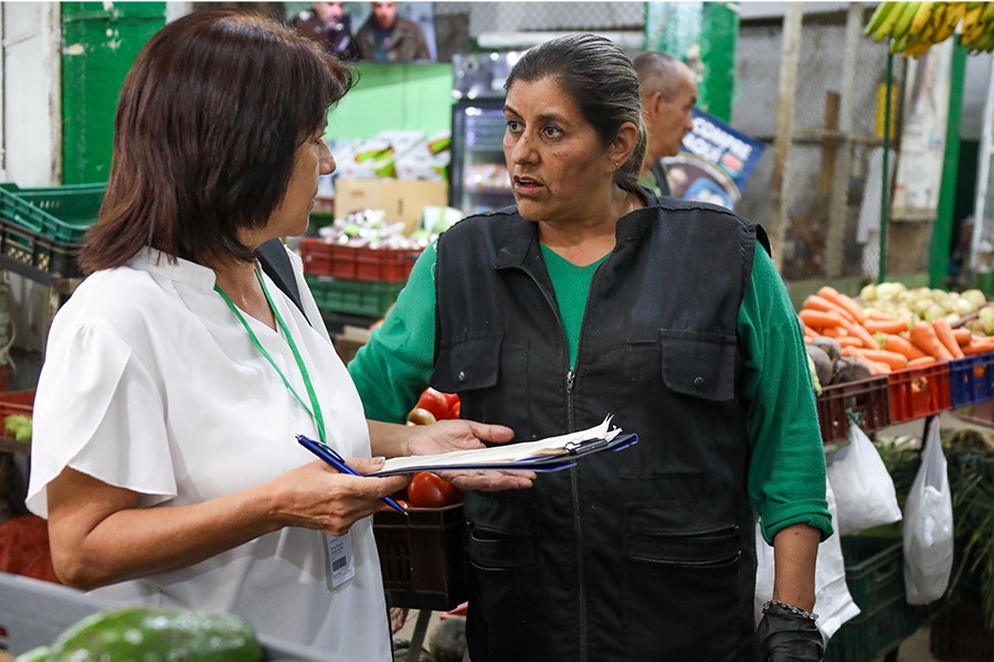 Comerciantes de la Plaza de Mercado de Manizales certifican su experiencia a través de Full Popular