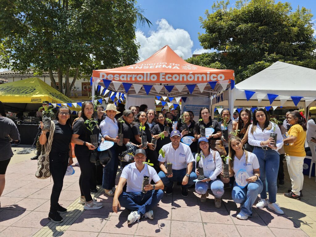 Con entrega de obras y fortalecimiento en la prestación de sus servicios, Empocaldas celebra el cumpleaños de Anserma