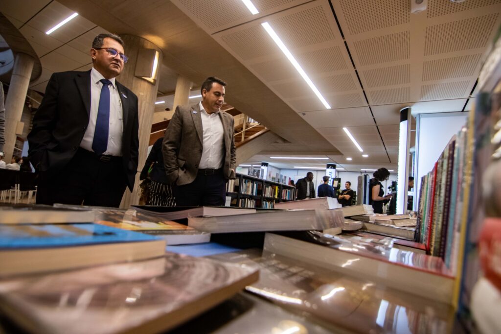 Con una polifonía de La Vorágine se instaló la 15° Feria del Libro Ciudad de Manizales