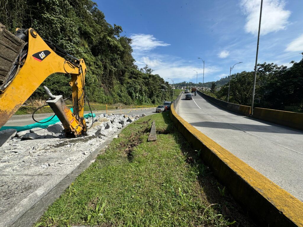 Continúan obras de rehabilitación de la avenida Kevin Ángel