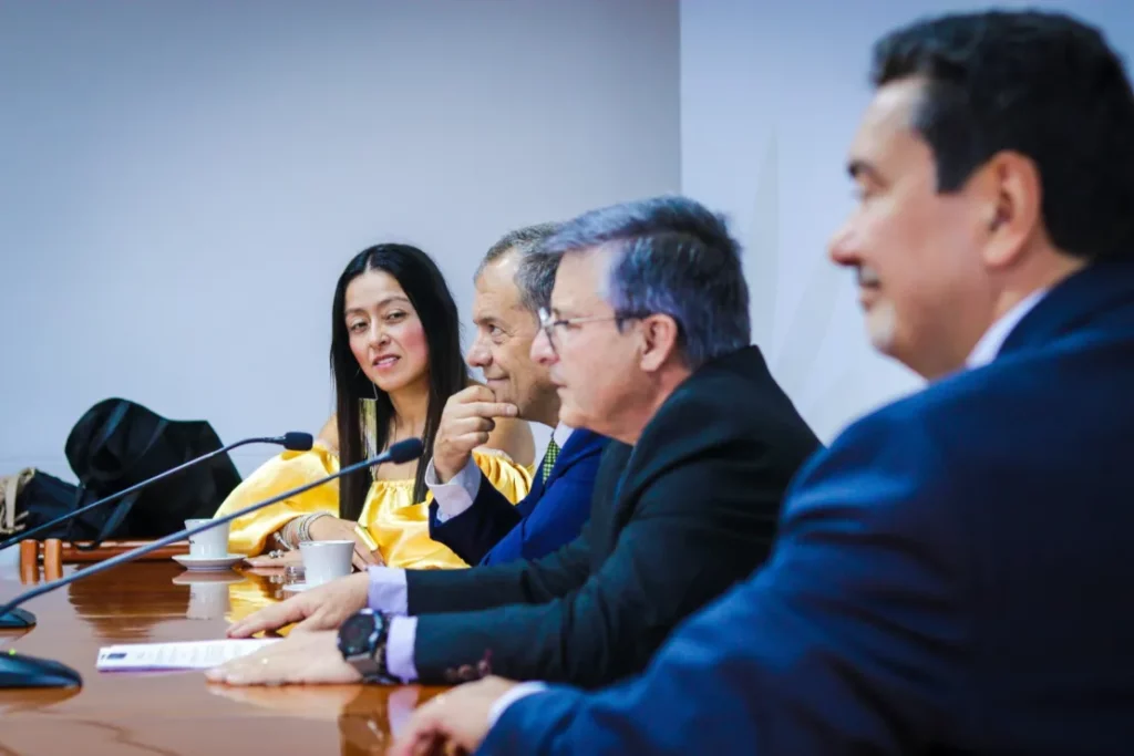 Docentes de la Universidad de Caldas y profesores internacionales reciben reconocimiento por la Beca PREFALC