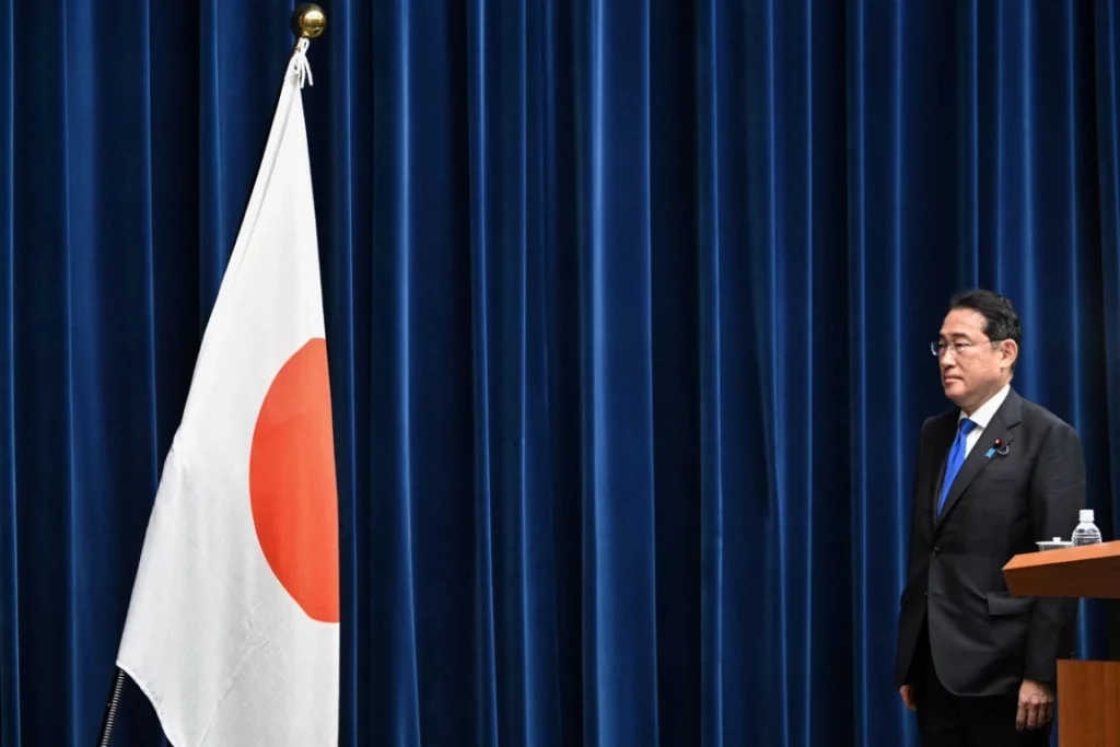 El primer ministro japonés dimitirá