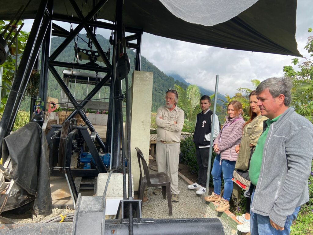 El progreso llegó a la zona rural de Villamaría, gracias al cable aéreo instalado por la empresa “Uriberg Ingeniería”