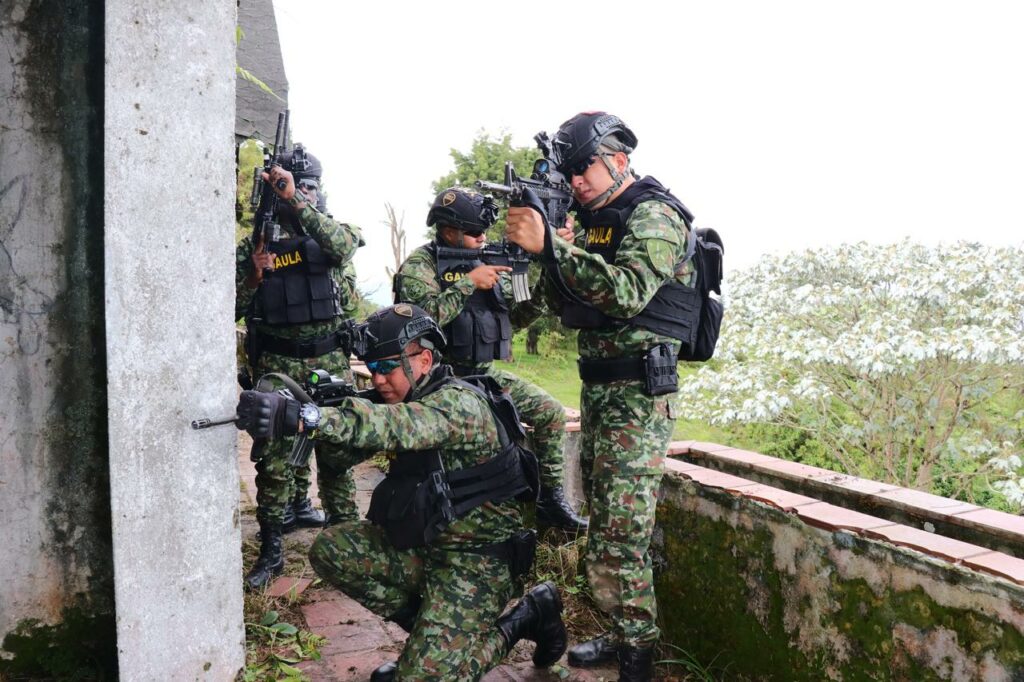 En el aniversario 214, el Ejército ratifica su compromiso con el Eje Cafetero